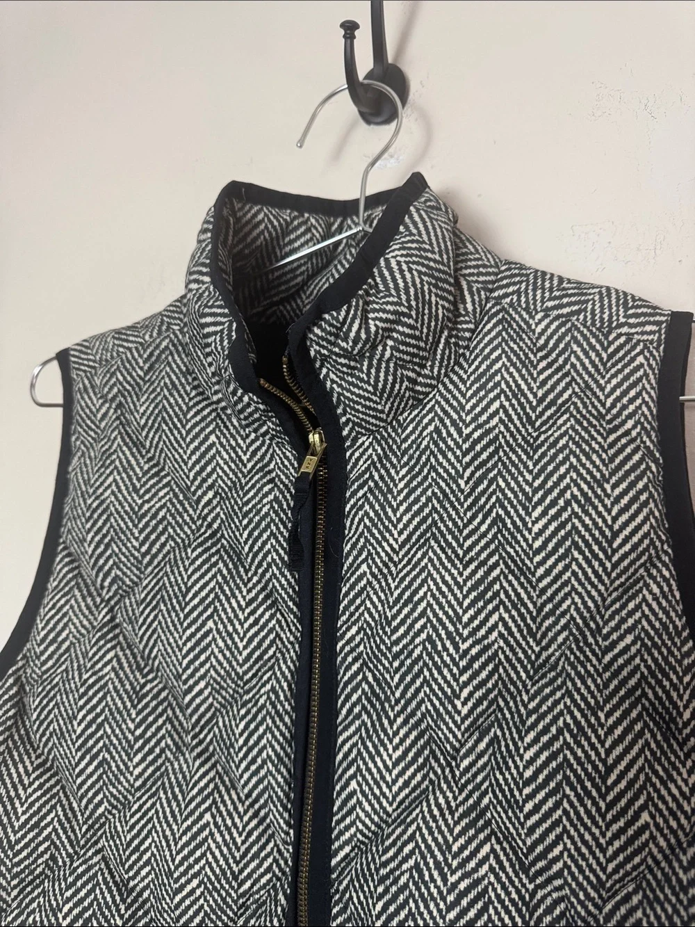 J. Crew Herringbone Quilted Excursion Vest Size Small